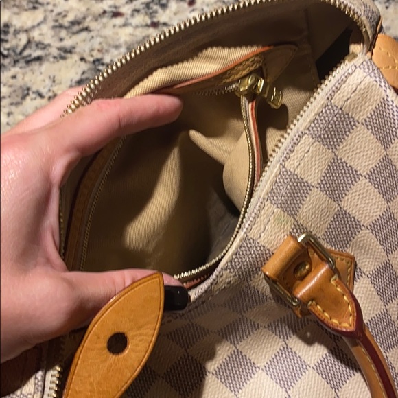 Louis Vuitton purse - Picture 7 of 8